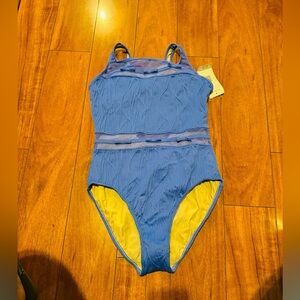 NWT MAINSTREAN women swiming One pieces
